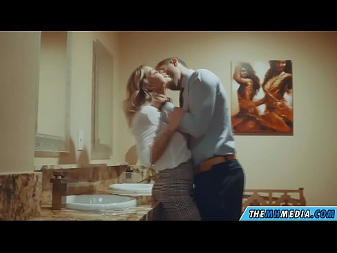 ❤️ ווען אַ באַסטי בלאָנדע סידוס איר אין אַ ציבור אָפּטריט פּאָרן ווידעא ביי yi.hotpornphotos.ru